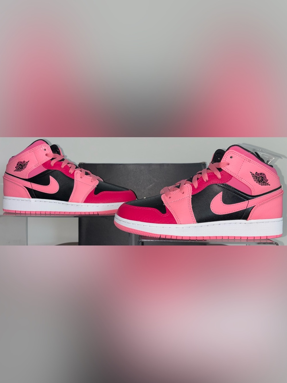 Nike Air Jordan 1 Mid Coral Chalk Grade School Size 7Y Brand New With Box